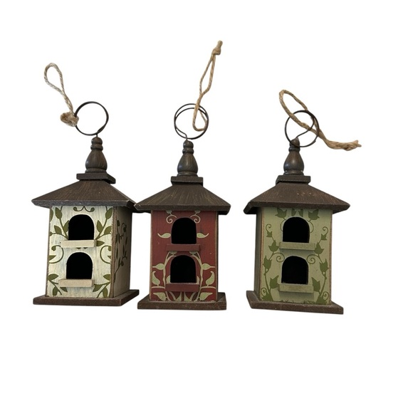 Southern Living At Home Other - Southern Living at Home Cream, Green & Red Mini Decorative Birdhouse Card Holder